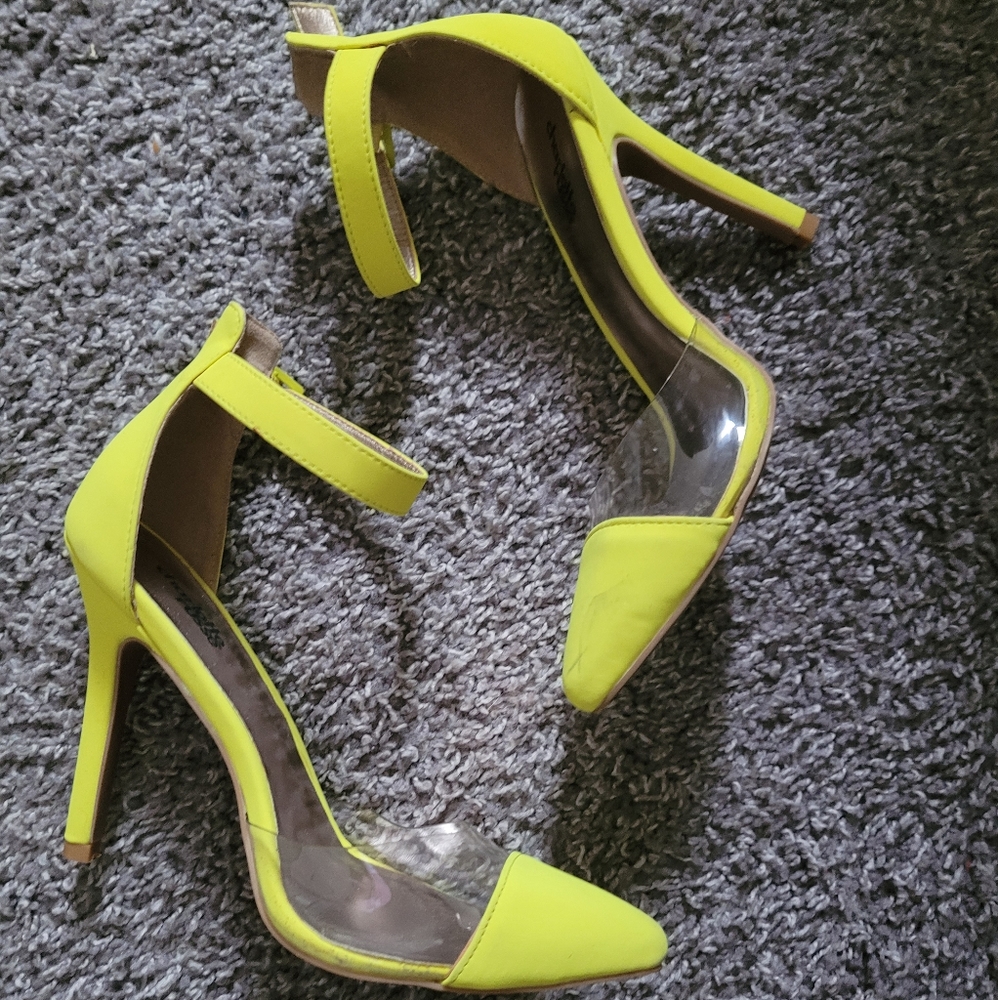 Heels - Picture 2 of 2